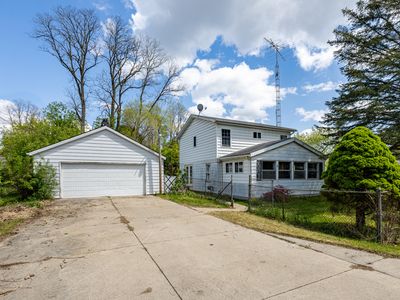 407 Bagg Ave