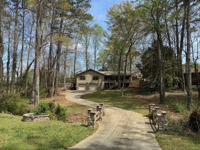 302 Chattahoochee Way