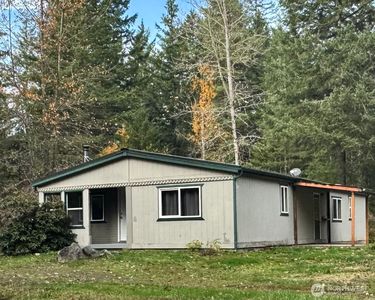 670 NW Mallard Lane