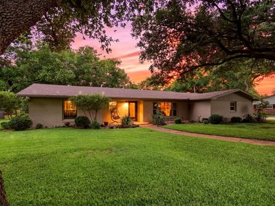1926 Willow Dr