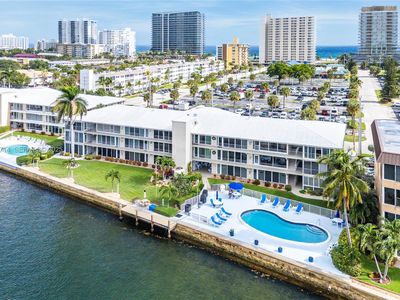 743 N Riverside Dr APT 5C