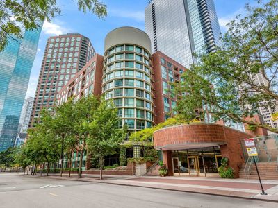 440 N McClurg Ct APT 607