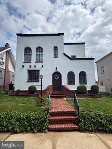 427 Hartel Ave