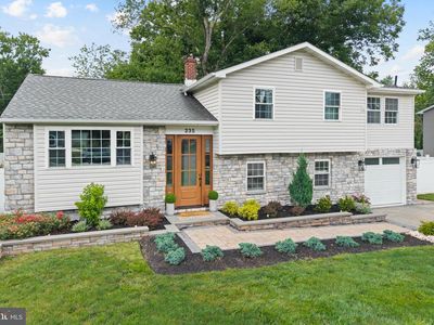 235 Valley Dr