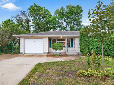 304 Territorial St E