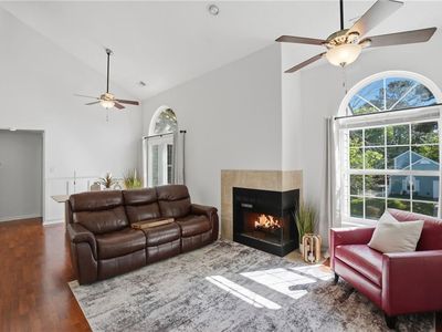 738 Harbor Springs Trl