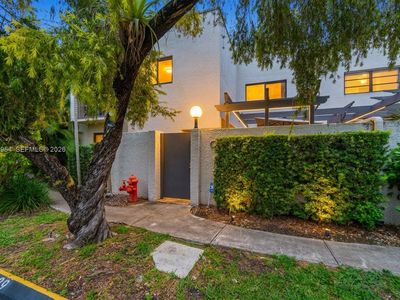 4714 SW 67th Ave APT C6