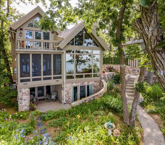 2805 Lake Shore Dr