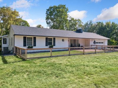 111 Chevy Chase Dr