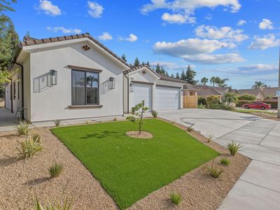 1047 E Arlen Avenue
