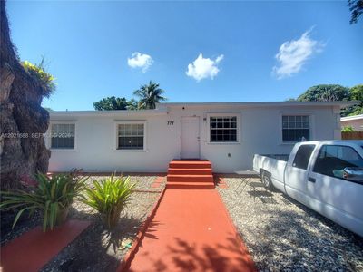 372 NE 162nd St