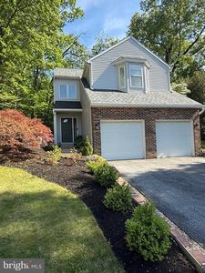 1023 Oak Knoll Dr