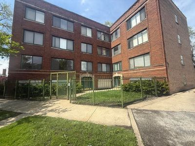 8008 S Ridgeland Ave #2A