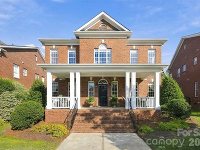 240 Hawthorne Park Ave