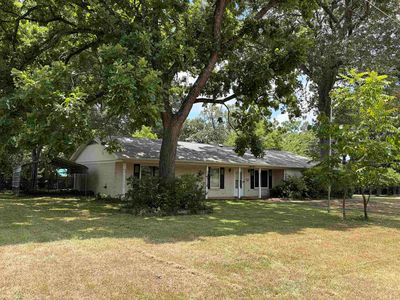 200 Ivy Ln