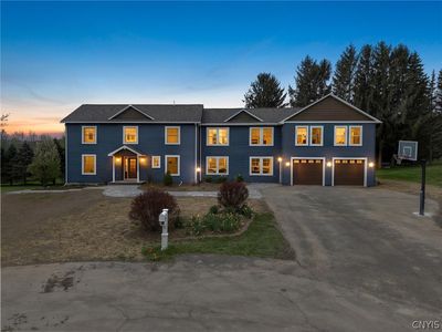4454 Carriage Cir
