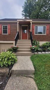 37 E Lakeside Ave