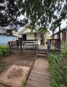 818 Thomas Ave