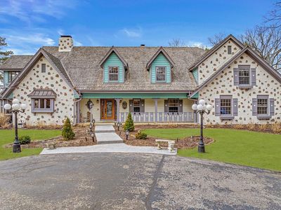 W335N5511 Island View LANE