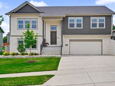3907 Sweetclover St
