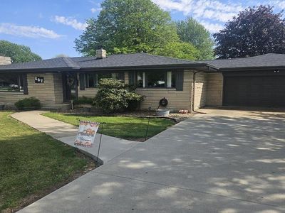 587 W Gossett Rd