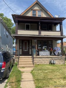 11 Eckhert St