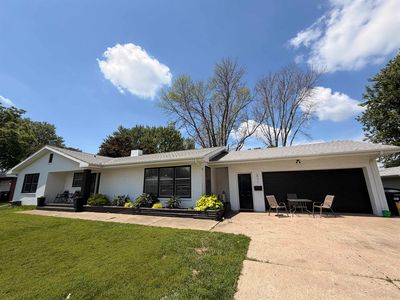 211 N 6th Ave W