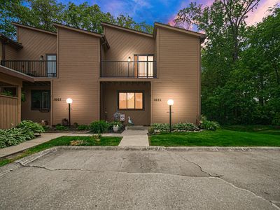 1601 Earthstone Dr #17