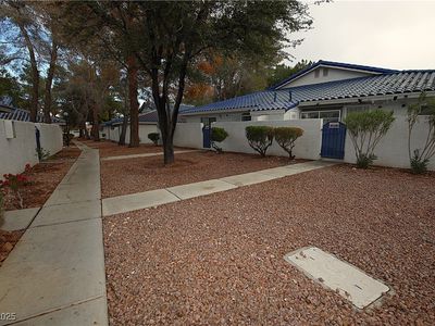 2112 Willowbury Dr UNIT B