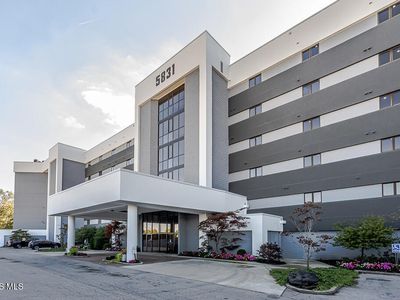 5831 Monroe St APT 206
