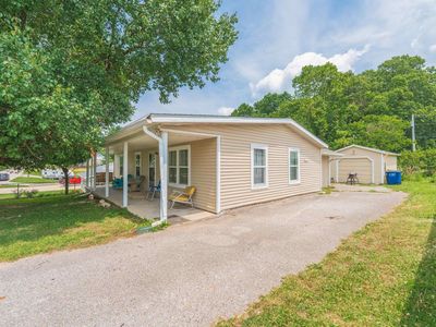 1330 Hillcrest Rd