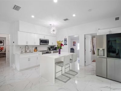 Property at 925 NE 4th St, Hallandale Beach, FL