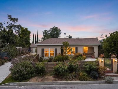 9423 Lomita Dr