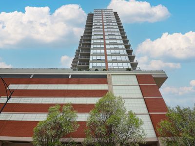 1600 S Prairie Ave Unit 2106