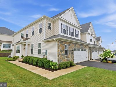 24 Spring Mill Rd