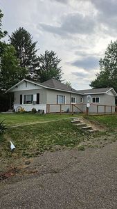 102 2nd St E
