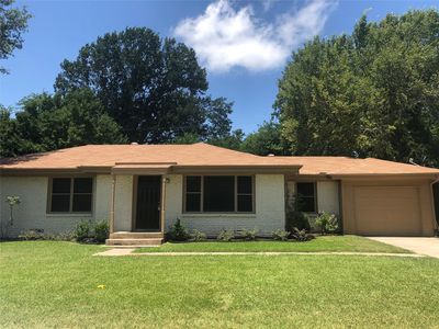 1806 Austin Dr