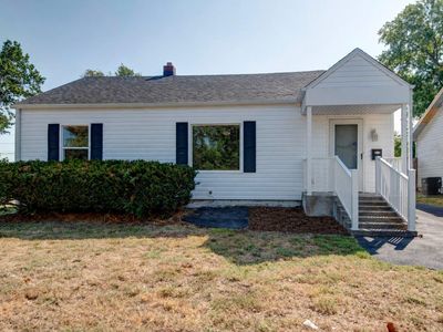 2306 N Farmer Avenue