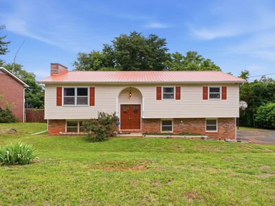 236 Royal Dr