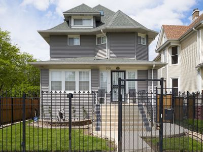200 N Mayfield Ave