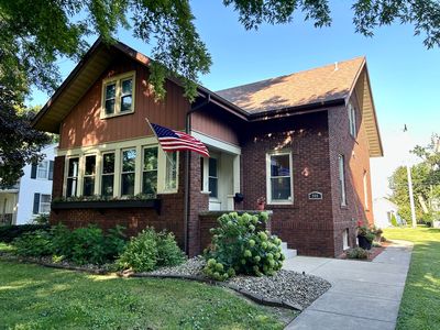 909 4th Ave
