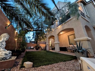 5944 Gold Horizon St