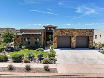1451 W Shinnecock Dr