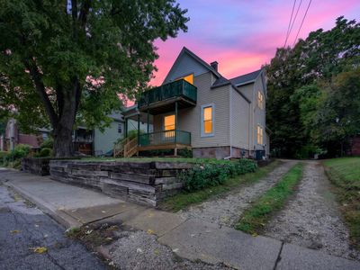 Property at 605 S Lee St, Bloomington, IL