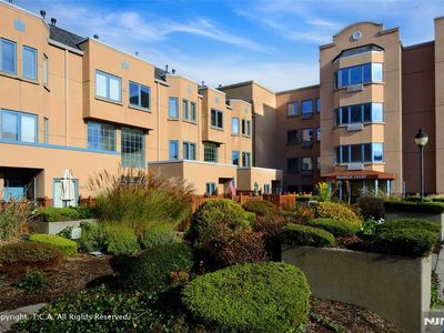 302 Franklin Court #302