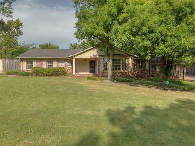 4813 Larissa Ln