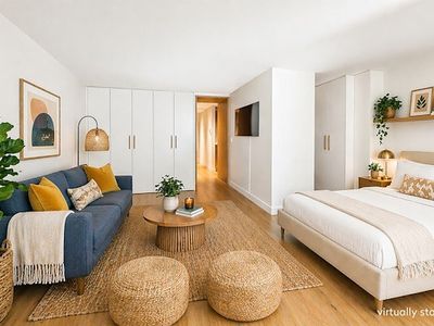 230 E 15th St APT 1G