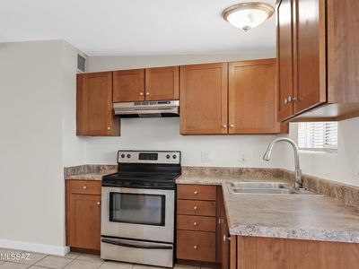 2821 N Columbus Blvd APT 11