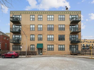 2512 N Bosworth Ave APT 202