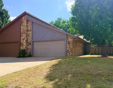 Property at 7311 Kings Manor Ct, Oklahoma City, OK